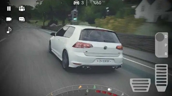 城市駕駛大眾高爾夫停車場